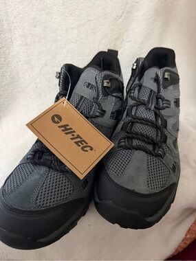 Hi-Tec Men's Ravus Waterproof Boots - Sz. 9